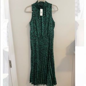 NWT Banana Republic silky emerald green animal print dress